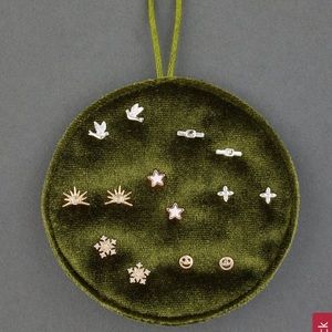 LUCKY BRAND olive velvet stud set